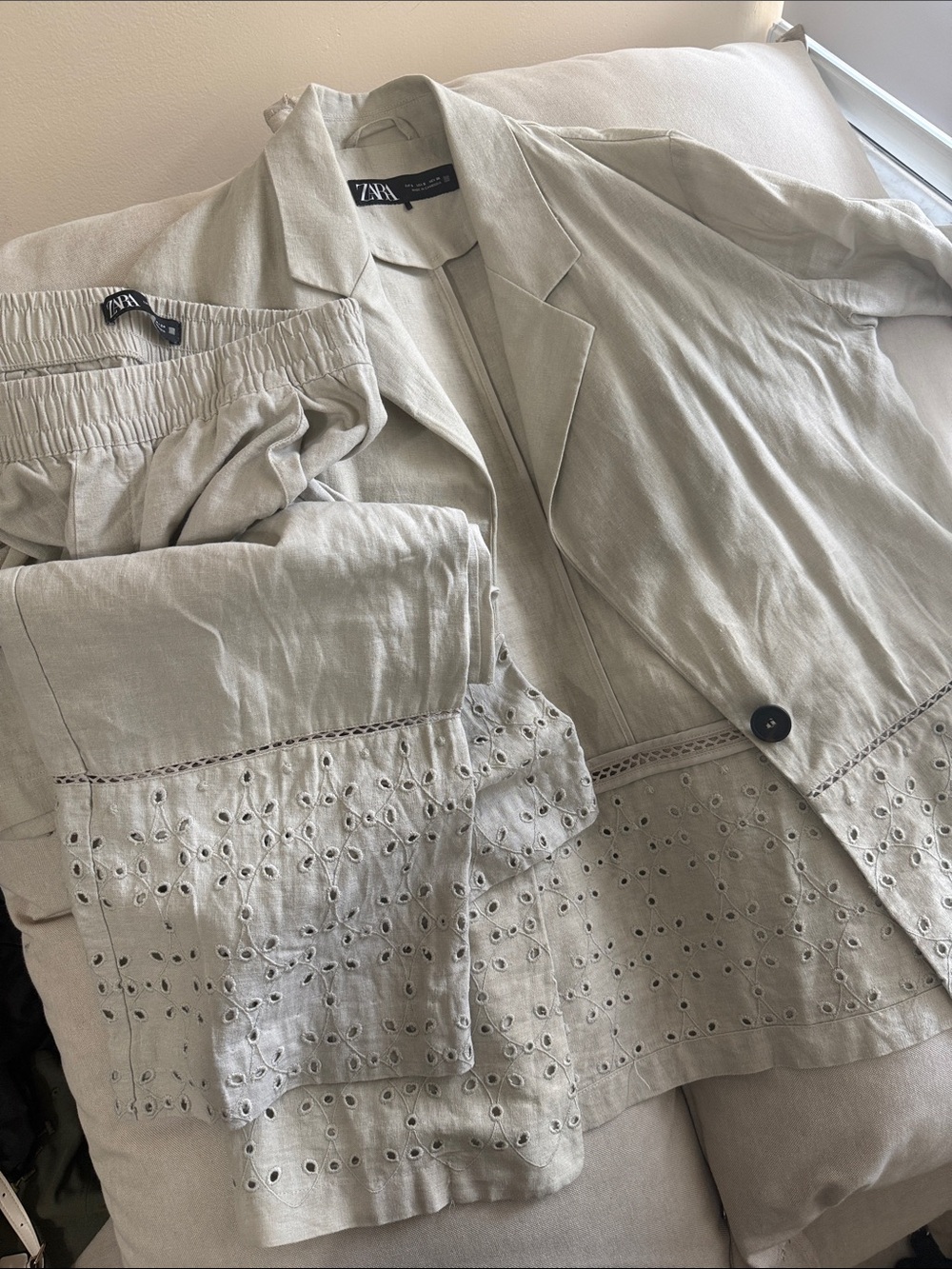 ZARA Light Beige Eyelet-Trim Linen-Blend Blazer